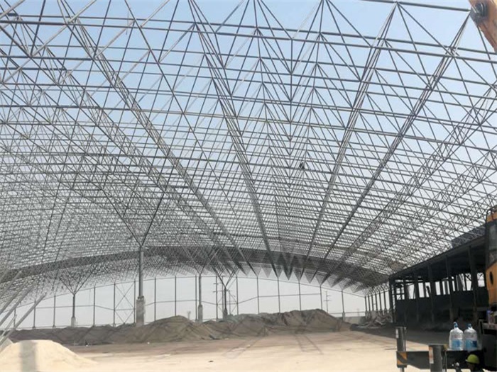 穆棱钢厂料仓网架工程
