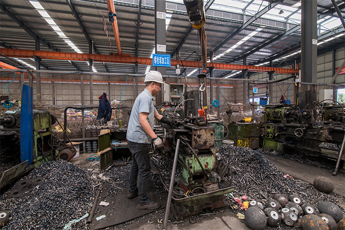 穆棱网架配件-螺栓球加工车间